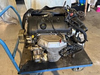 Kompletní motor Peugeot 1.4 16v 70kw 17 000km