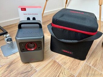 Anker Nebula Cosmos 4K projektor + nové bezdrátové mikrofony