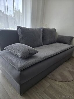 Sedačka s úložným prostorem, rozkládání do lůžka