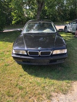 BMW E38 750i