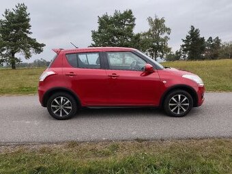 SUZUKI SWIFT 1.2 VVTi 4x4 69KW ROK 2013 NAJETO 121.450 KM