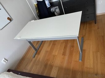 Psací stůl IKEA