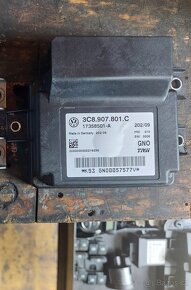 Jednotka parkovací brzdy passat b6