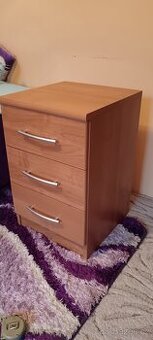 Noční stolek