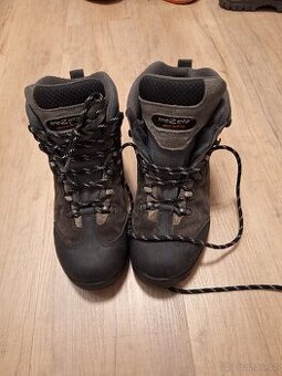 Pevné trekové boty GoreTex, vel. 38