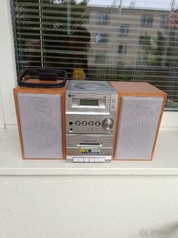 Prodám mikrosystém, malou věž zn. LG