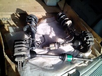 Peugeot 4007, Outlander, C-crosser person, těhlice