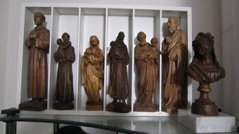 Apoštolové vyřezaváno- dřevo
