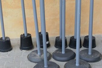 Mobilní ohraničení stojany, sloupky na sítě atd... - levně