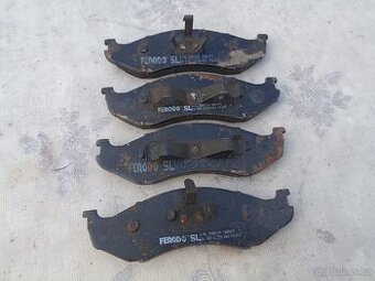 sada předních brzdových desek pro jeep kia