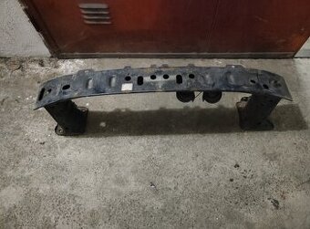 Ford Focus II výstuha