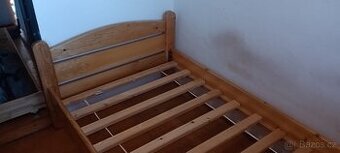 Prodám postel z masivu