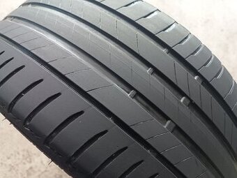 225/40 R18 BRIDGESTONE (0223)