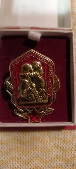 Prodám voj. Odznak Bratrství ve zbraní