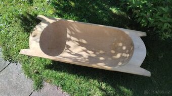 Staré ručně dlabané necky