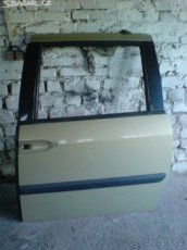 Citroen c8 levé zadní dveře podběh výztuha př. nárazníku