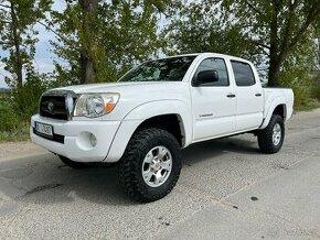 Toyota Tacoma - 1