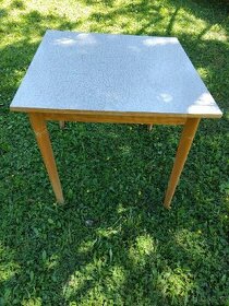 Retro stůl dřevěný s umakart deskou