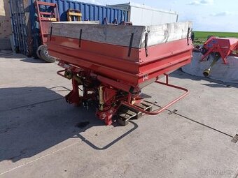 2000L Nizozemské rozmetadlo LELY CENTERLINER SL