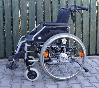 017-Mechanický invalidní vozík Meyra