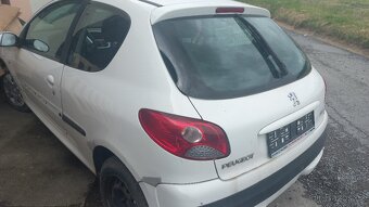 Peugeot 206+ Rok 2011 komplet,nebo dily