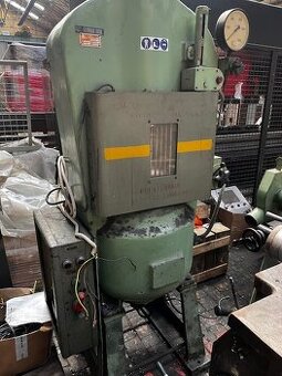 Hydraulický vtlačovací lis CZR600