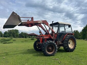 Zetor 7245 s čelním nakladačem s SPZ