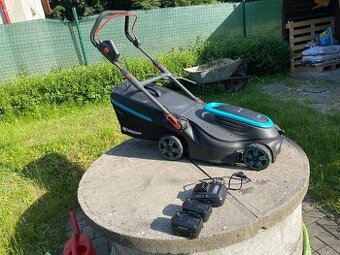 GARDENA Rotační sekačka AKU PowerMax 37/36V P4A (1x4 Ah)
