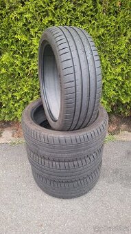 Letni pneu 225/45 R19 Michelin Pilot Sport 4