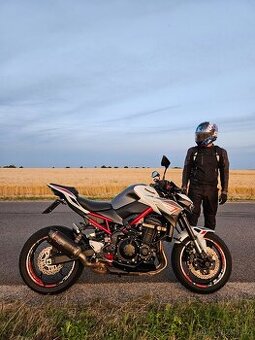Kawasaki z900 ,rv.2022 ,35kw řidičak A2,