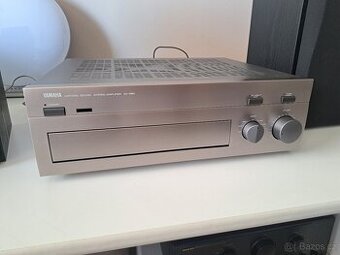 Yamaha AX 590