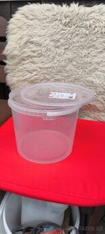 PRŮHLEDNÝ PLASTOVÝ KÝBL 5 L.