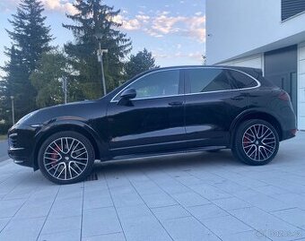 Porsche Cayenne Turbo V8, 368 kW