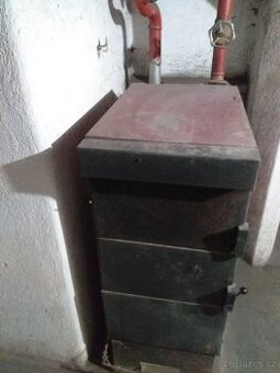 Kotel na tuhá paliva