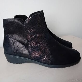 dám.zimní kožené nové boty  č.41/7  zn. Softline