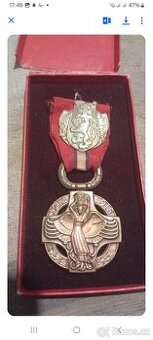 Medaile vyznamenání revoluční medaile