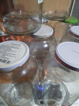 Velké 4 litrové sklenice, daruji za odvoz.