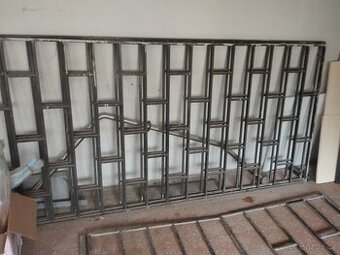 Mříže různých rozměrů