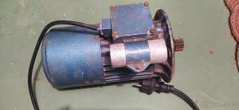 Elektro motor mez Mohelnice