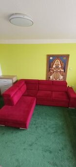 „Prodám rohovou sedačku – velmi zachovalá“