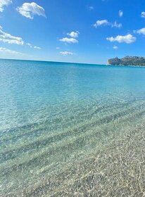 Sardinie, Kompletně zařízený byt 1 km od pláže