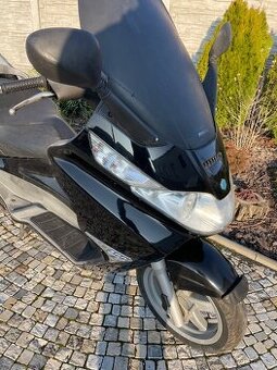Piaggio X8 - 200 ccm