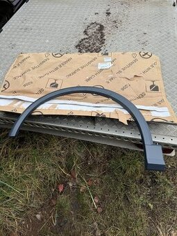 Audi Q2 levý přední lem blatníku