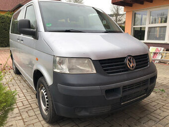 Volkswagen Transporter o.Caravelle T5 2,5TDI 96Kw 9míst