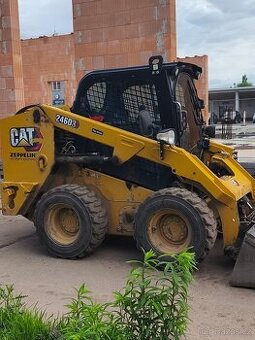 Smykem řízený nakladač CAT 246D3 2020