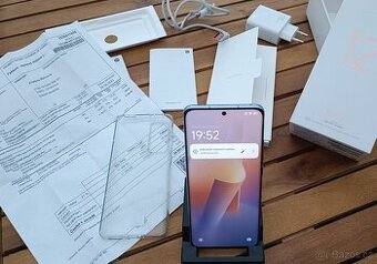 Mobilní telefon Xiaomi 12 / 8GB RAM / 256GB / v záruce