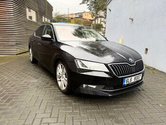 SUPERB 3 2,0TDi 140kw 4x4 DSG STYLE CANTON KŮŽE CARPLAY