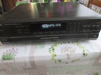 Technics SL-PD6 - měnič na 5 CD.