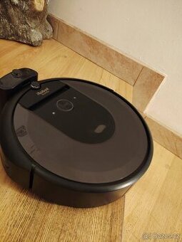 Robotický vysavač iRobot Roomba i7