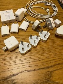 Originální Apple adaptéry + kabely